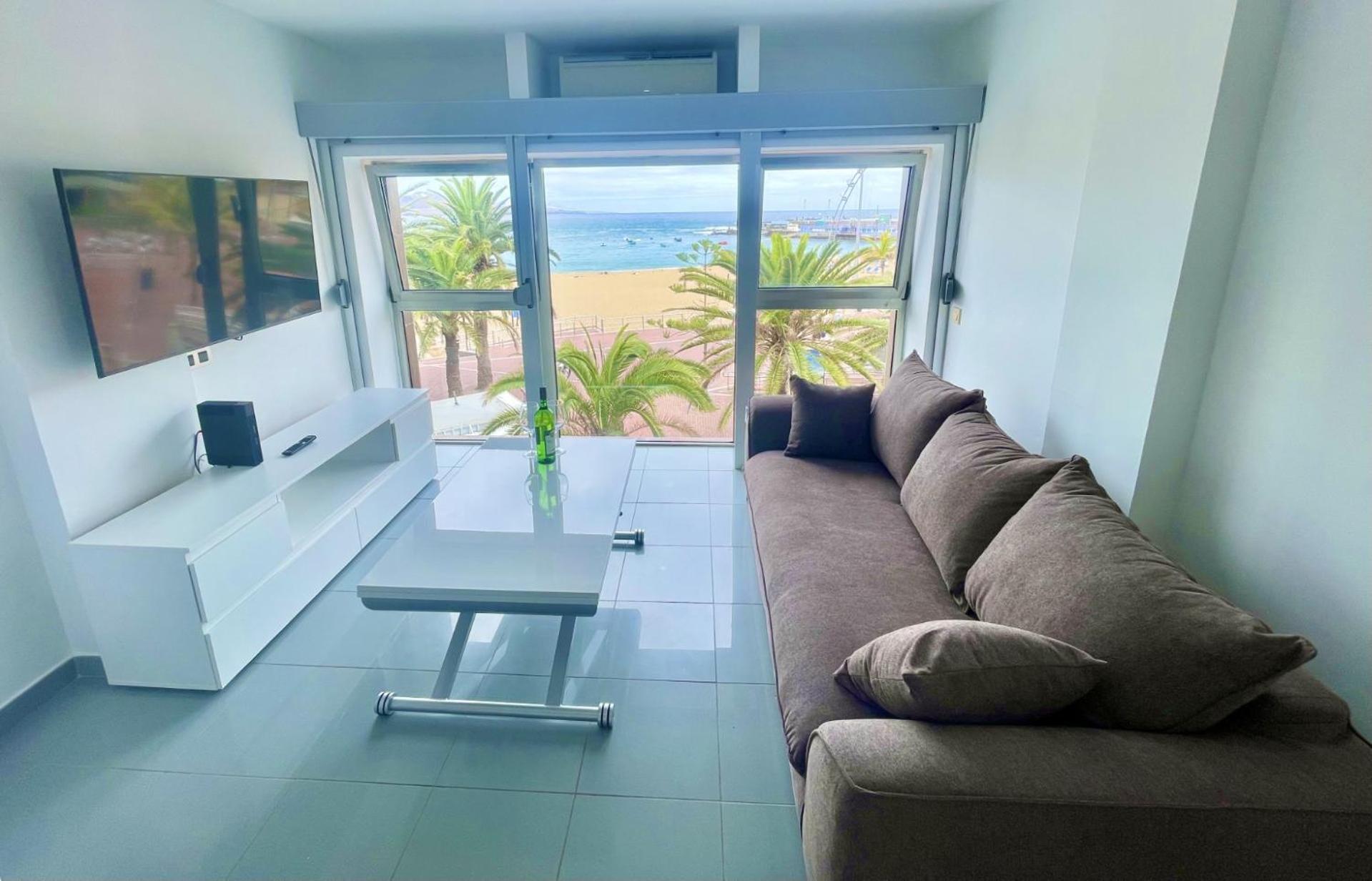 Beachfront Stunning Views