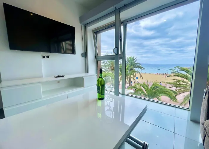 Beachfront Stunning Views